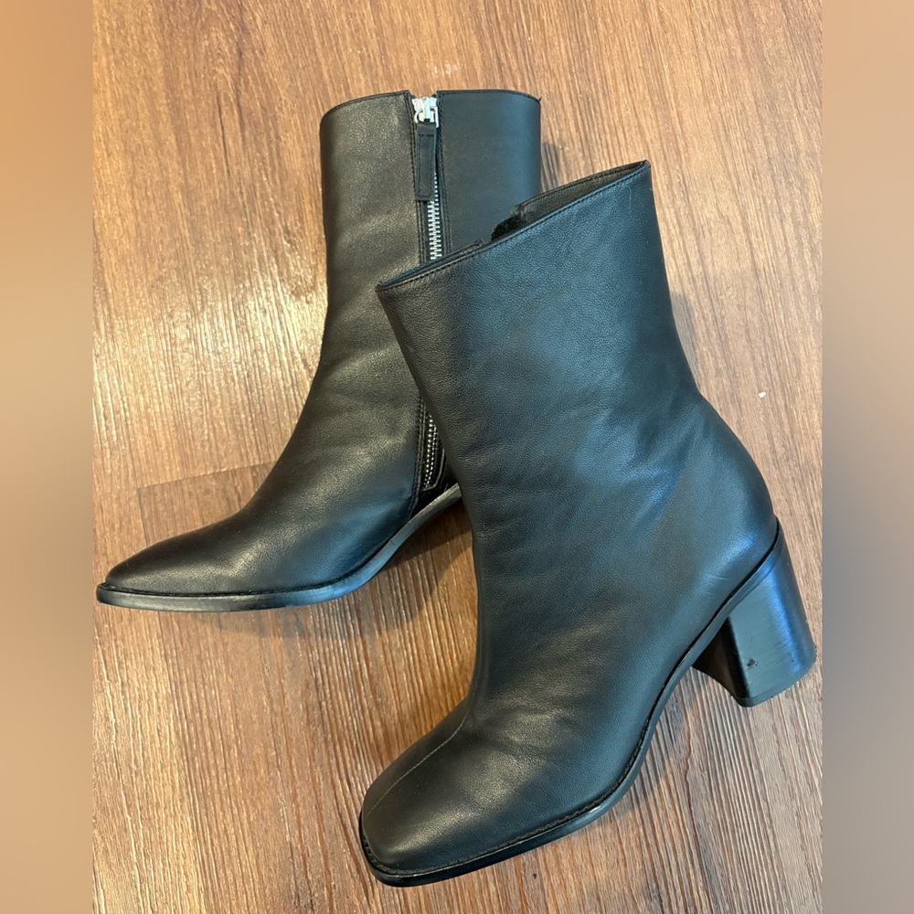 Intentionally Blank Contour Black Leather Boots